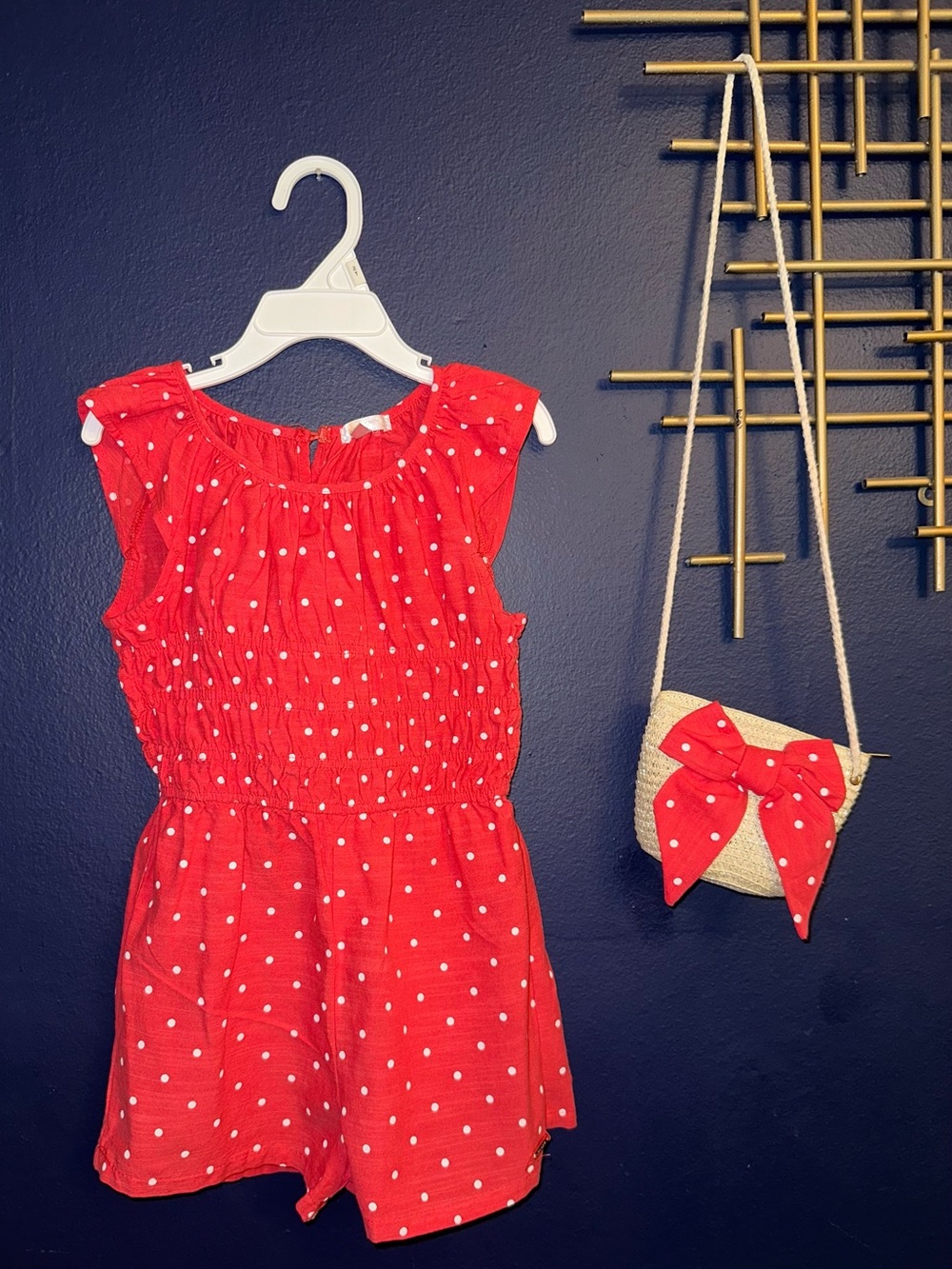 Tahari kids romper size 6 with matching bag
